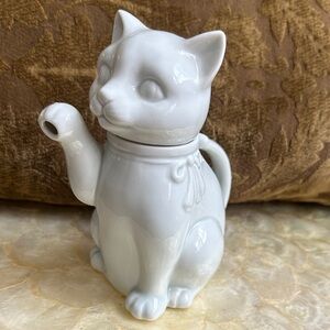 White Ceramic Cat-Shaped Tea Pot/Creamer Takahashi San Francisco